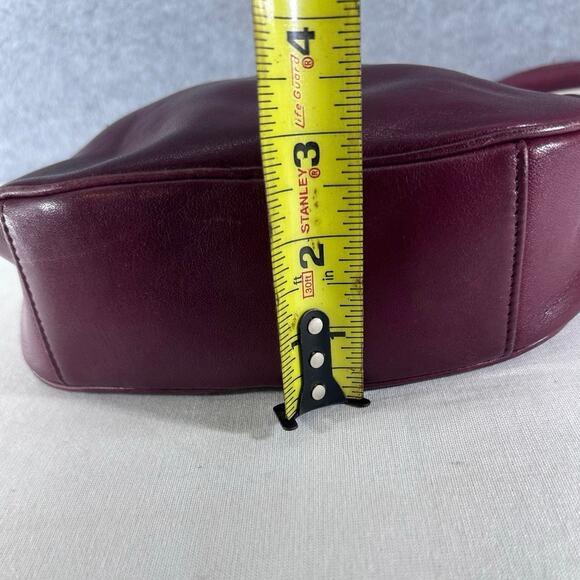 Vintage Etienne Aigner burgundy Crossbody Leather Camera Bag Style Purse Brass - Picture 8 of 10